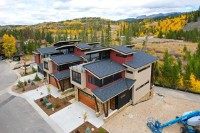 New River Front Chalet 112 I Roof Top Hot Tub I Great Views I Best Price I FREE Adventures Daily